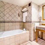 ホテル Hospederia Palacio Papa Luna 3*