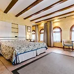 ホテル Hospederia Palacio Papa Luna 3*