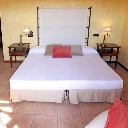 Hotel Hospederia Palacio Papa Luna 3*