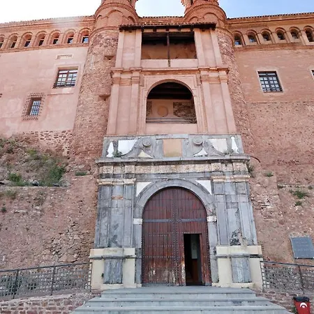 Hotel Hospederia Palacio Papa Luna 3*