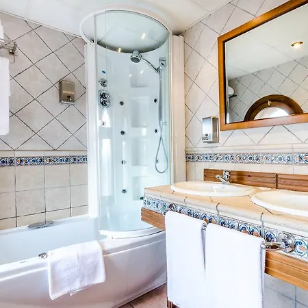 Hospederia Palacio Papa Luna