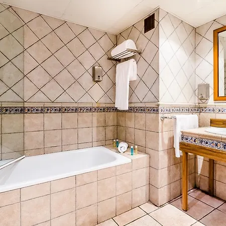 Hotel Hospederia Palacio Papa Luna 3*