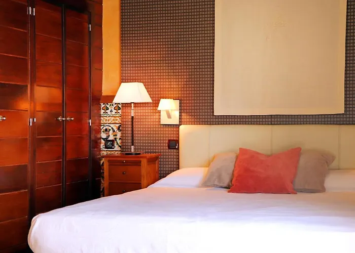 Hospederia Palacio Papa Luna Отель 3*