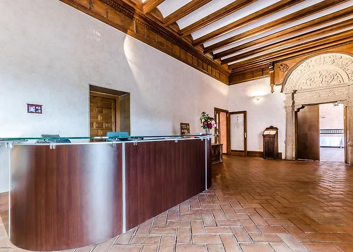 Отель Hospederia Palacio Papa Luna 3*