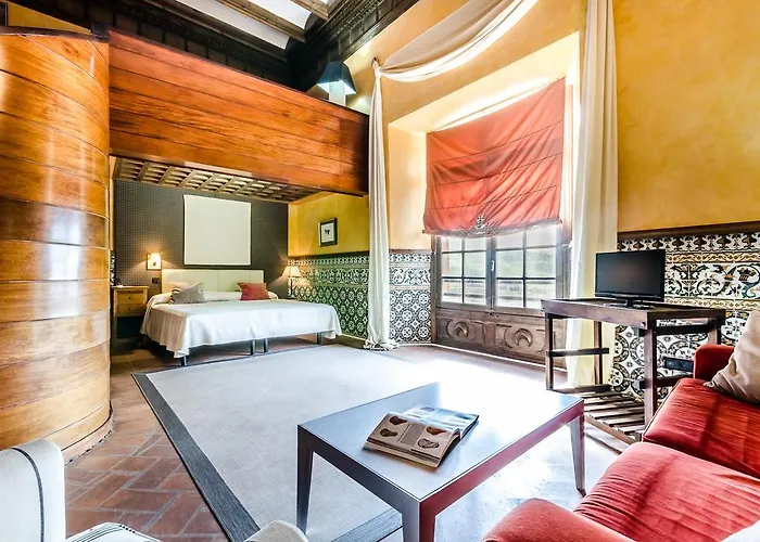 Отель Hospederia Palacio Papa Luna 3*